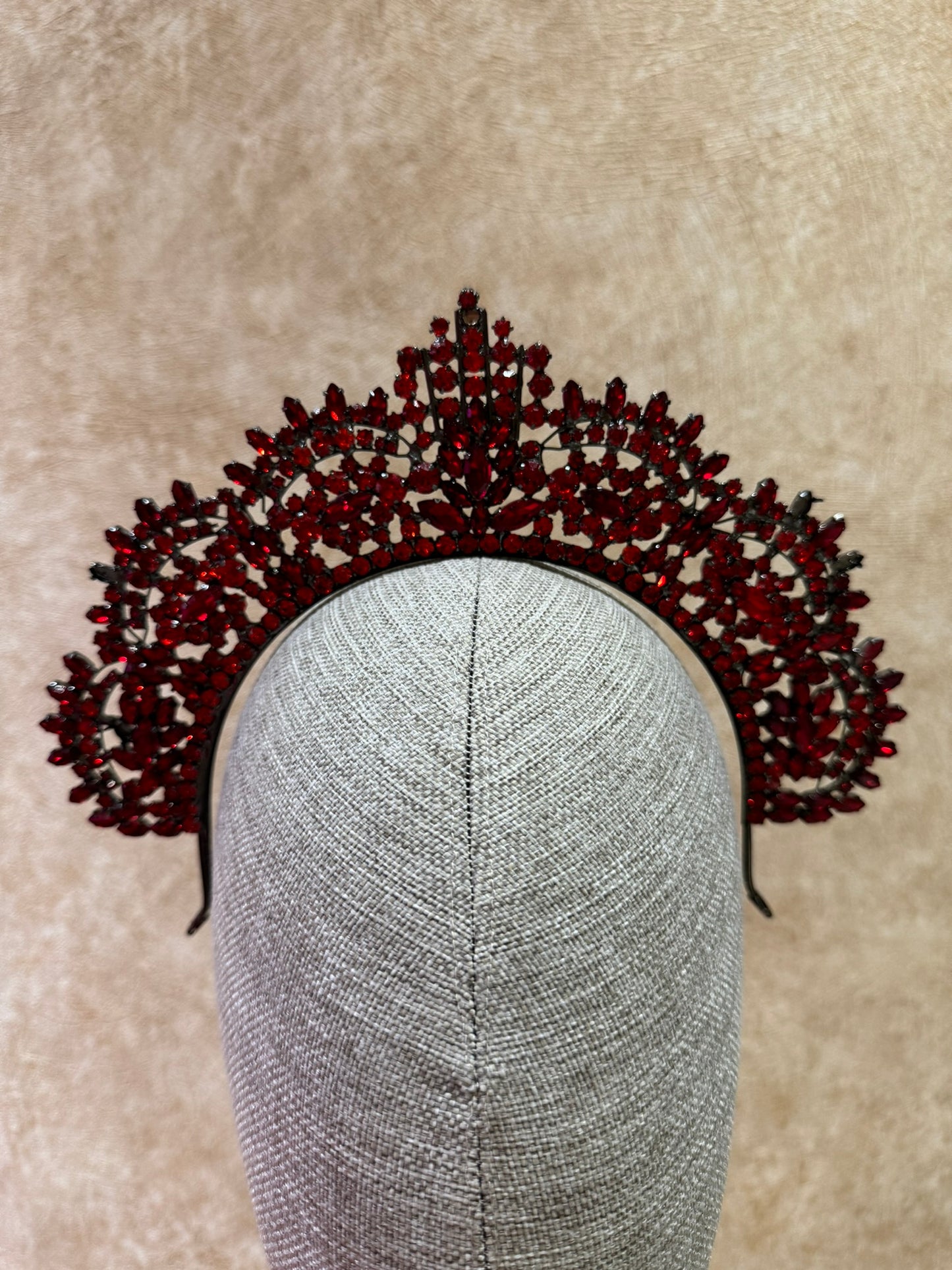 Dani Kırmızı Taç